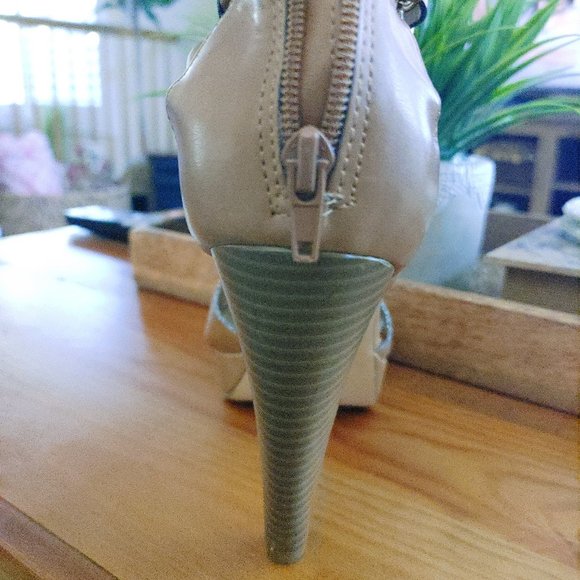 Guess Heels - Tan - Picture 3 of 4